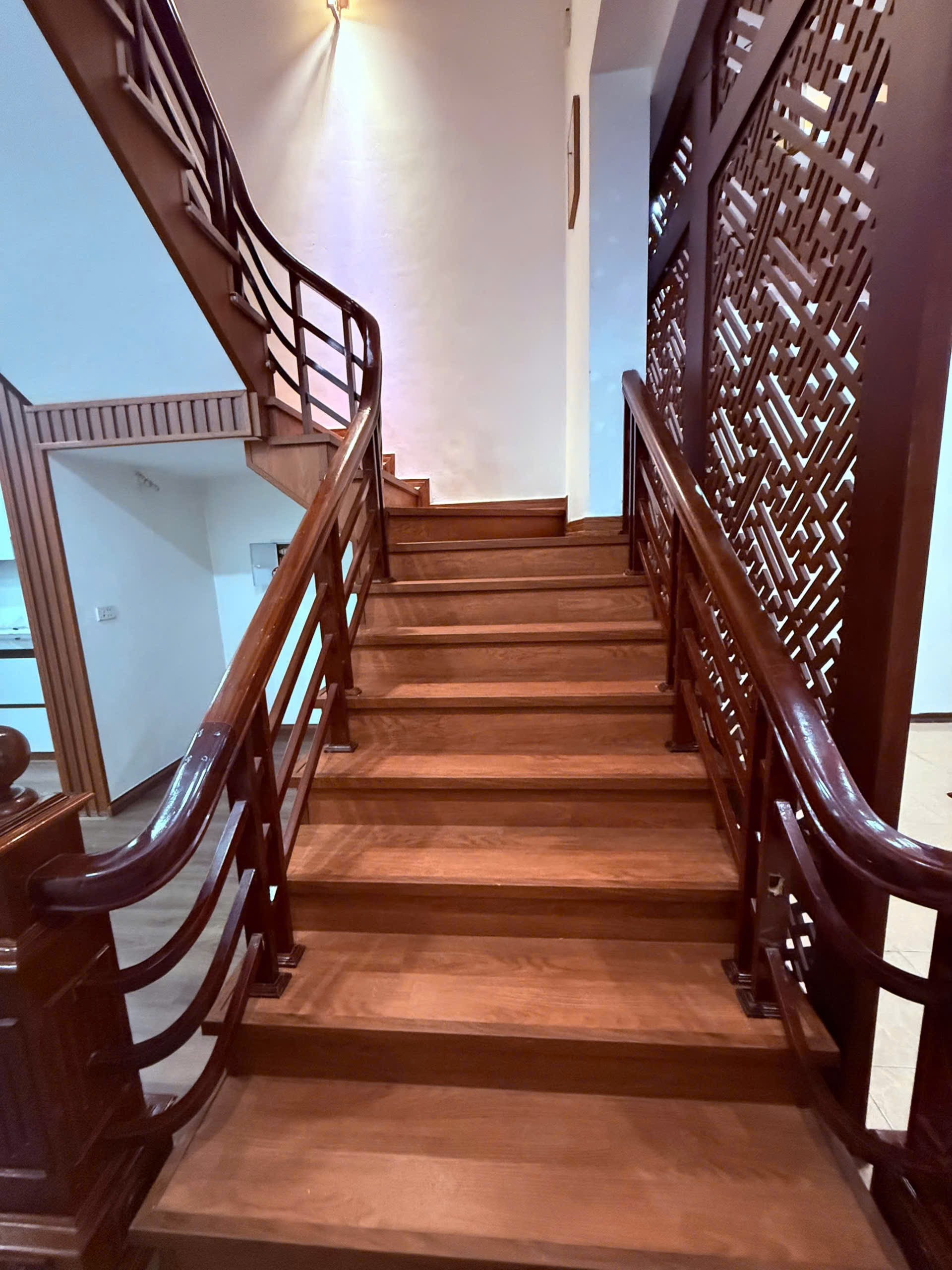 Nhà 3 tầng 4.8 tỷ phố Ngô Kính Thần, trung tâm Vĩnh Yên — ảnh 2